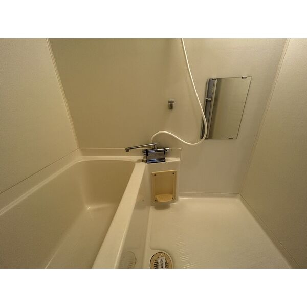 ファミール大津の浴室