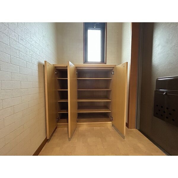 ファミール大津の玄関