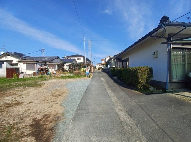 宇城市松橋町曲野の売地の前面道路含む現地写真