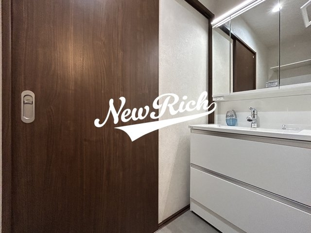 前橋市総社町総社のアパートの独立洗面台