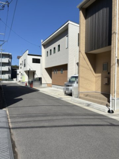 新築戸建　伴東３丁目の前面道路含む現地写真