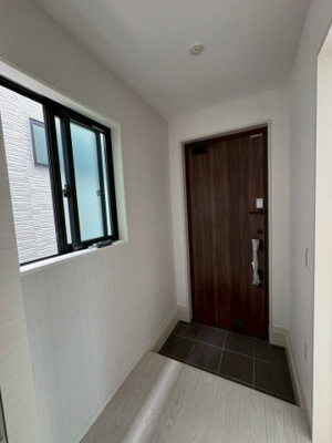 【玄関】 | 緑区鳥澄2期　新築戸建　 | キャンペーン対象物件です♪詳細は弊社ホームページもしくはスタッフまでお気軽にお問合せ下さいませ♪ お役に立てる自信があります♪