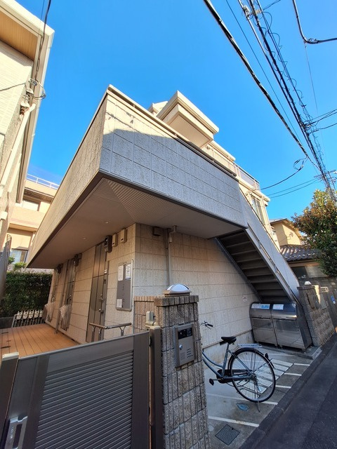 プラティーク・エフの外観