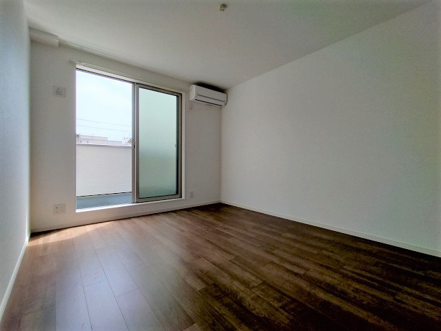 神戸市須磨区行幸町３丁目のアパートの居間・リビング|リビング室内