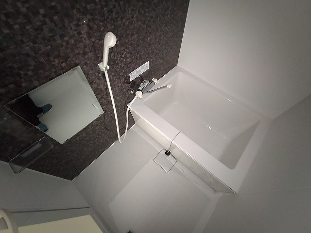 神戸市須磨区行幸町３丁目のアパートの浴室|浴室