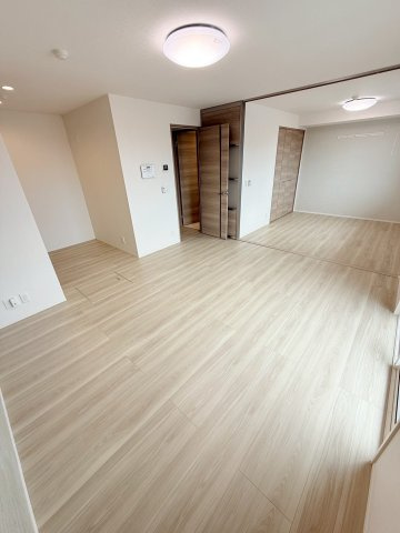 ロータスヒル　A棟の居間・リビング