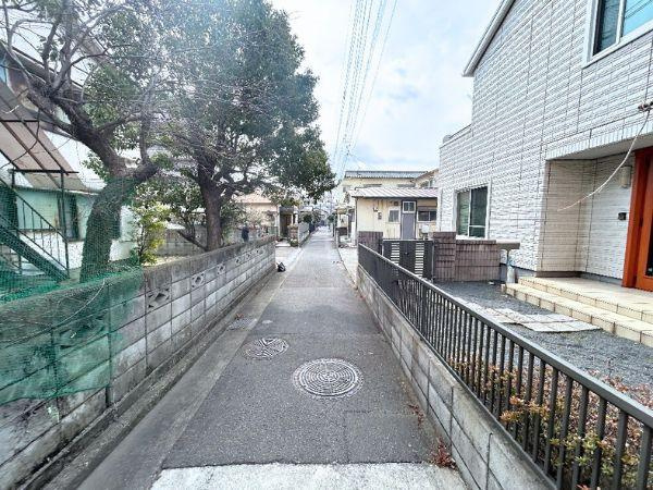 勢家　土地の前面道路含む現地写真|前面道路含む現地