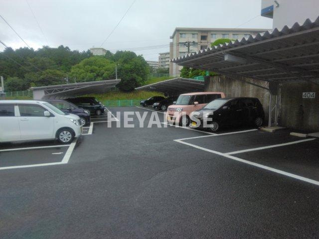 西諫早ハイツD棟の駐車場