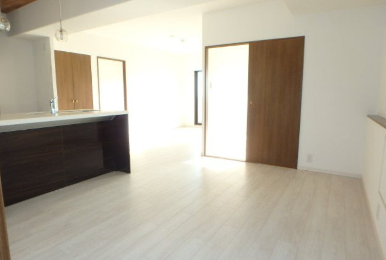 グラン・フェルティ本山の居間・リビング