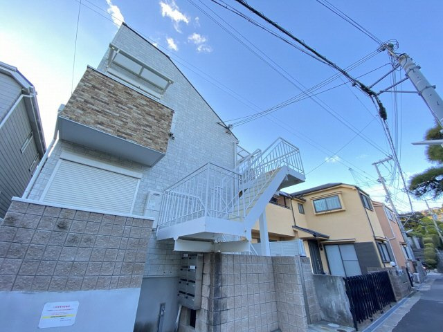 神戸市須磨区千守町２丁目のアパートの外観