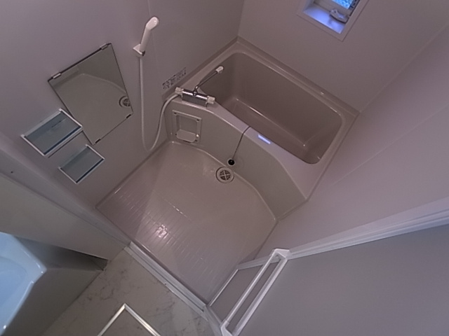 神戸市須磨区千守町２丁目のアパートの浴室