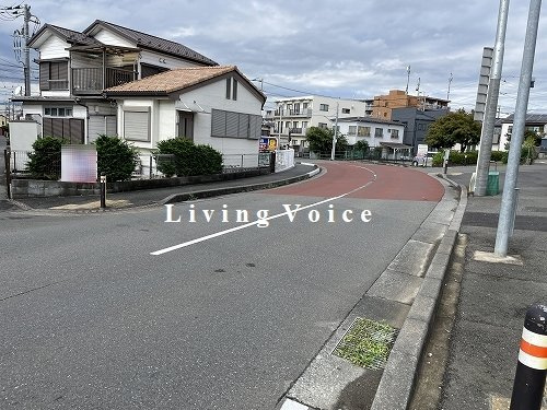 【前面道路含む現地写真】 | 【仲介手数料０円】綾瀬市寺尾北1丁目　新築一戸建て　B号棟　全2棟 | 【仲介手数料０円】綾瀬市寺尾北1丁目　新築一戸建て　全2棟