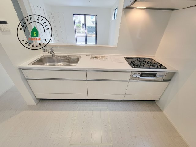 合志市幾久富第5-2棟（1号棟）　のキッチン|ご家族を近くに感じられる対面キッチンのLDK。会話もはずみそうですね。