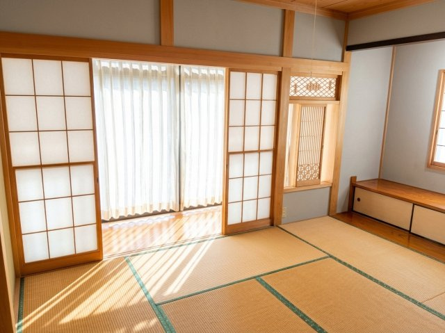 熊谷市小八林　中古戸建のその他|１階　南側和室（８帖）前の廊下です