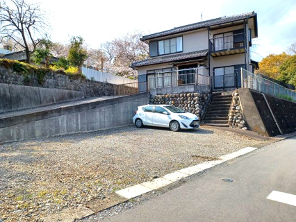 熊谷市小八林　中古戸建の駐車場|複数台駐車可能なスペースです