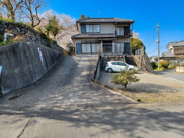熊谷市小八林　中古戸建の外観|敷地内
