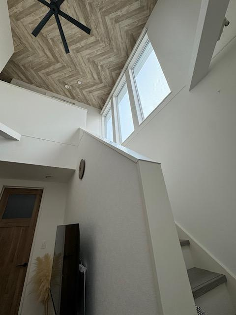 藤阪東町１丁目　中古一戸建ての内装|リビング階段
■物件内覧・資金計画相談・住宅ローン相談、リフォーム相談、お問合せ受付中■
※当日・翌日のご内覧、ご相談はお電話でのお問合せがスムーズです！