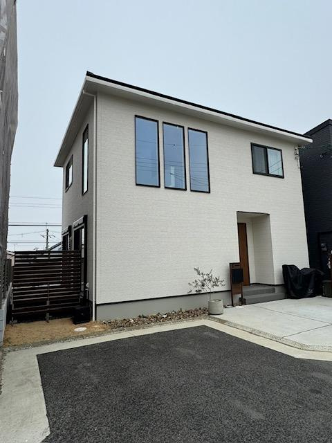 藤阪東町１丁目　中古一戸建ての駐車場|■物件内覧・資金計画相談・住宅ローン相談、リフォーム相談、お問合せ受付中■
※当日・翌日のご内覧、ご相談はお電話でのお問合せがスムーズです！