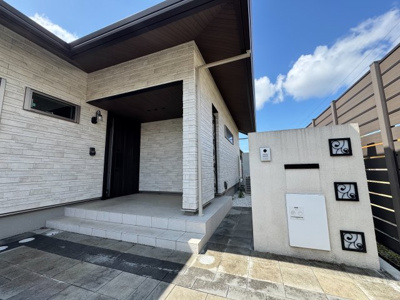 【玄関】 | 【ビルドインガレージ】つくば市大角豆　平屋