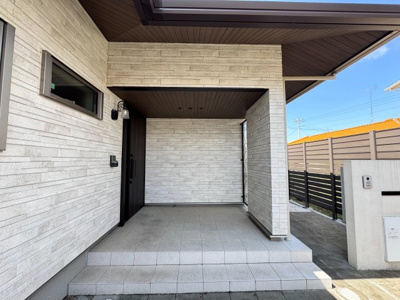 【玄関】 | 【ビルドインガレージ】つくば市大角豆　平屋