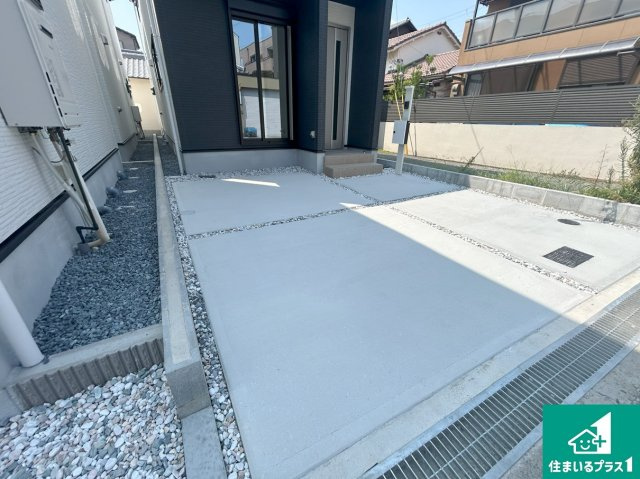 豊中市服部寿町　第1期　新築一戸建ての駐車場|駐車スペース！散水栓があるので、こまめに愛車を洗えます！