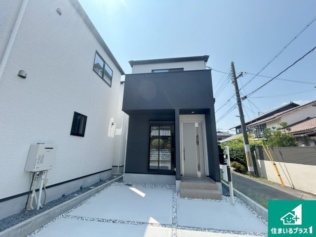 豊中市服部寿町　第1期　新築一戸建ての外観|お客様に長く安心して住んでいだだける事にこだわった家づくり！住んでからのアフターサービスにもしっかりと取り組んでいます！