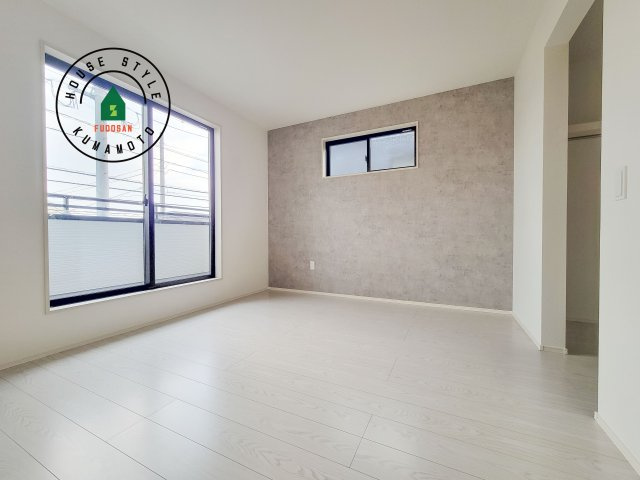 合志市幾久富第5-2棟（2号棟）　の寝室|主寝室には収納力に優れたクローゼットがありますので、お部屋もすっきり片付きます。