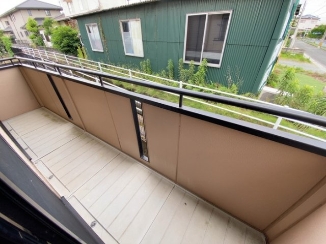 熊本市南区野口１丁目のアパートのバルコニー