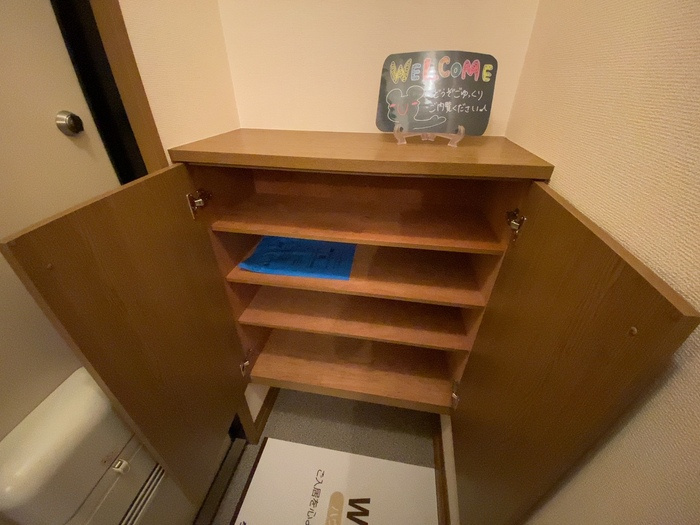 熊本市南区野口１丁目のアパートの玄関