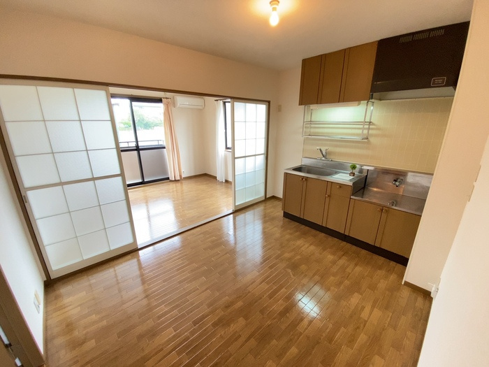 熊本市南区野口１丁目のアパートの居間・リビング