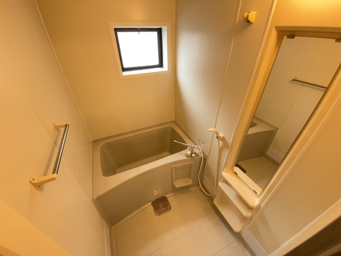 熊本市南区野口１丁目のアパートの浴室