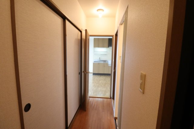 熊本市南区野口１丁目のアパートの玄関