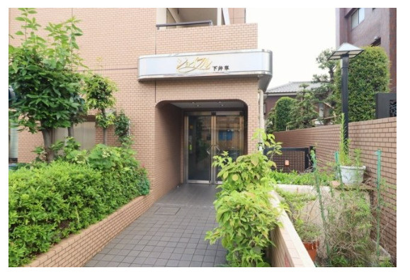 杉並区本天沼３丁目の賃貸マンションのエントランス