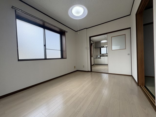 CHハイツの内装|出窓付き洋室