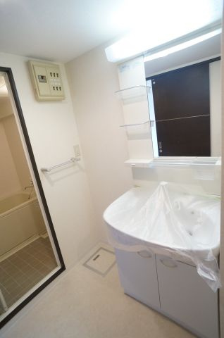 メゾン東野の独立洗面台|参考、同建物・同間取りの号室