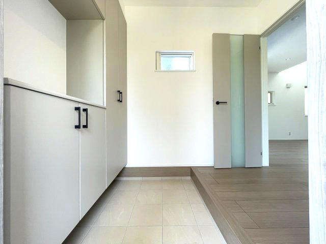 廿日市市大野字鯛ノ原　№35622の玄関|広々しているので
来客時も混雑しません◎