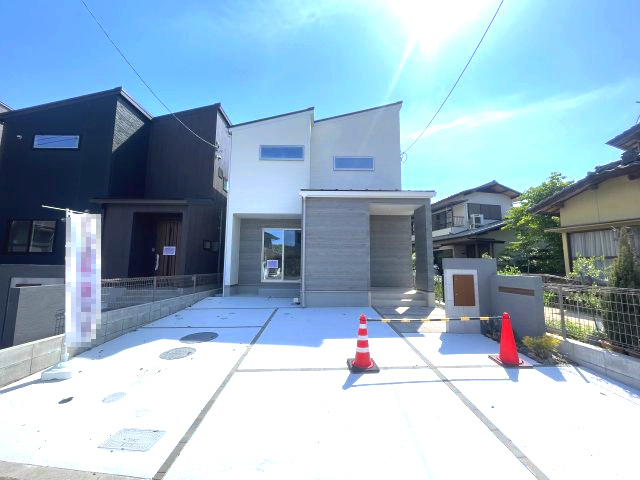 廿日市市大野字鯛ノ原　№35622の外観|モダンでおしゃれな外観
駐車2台可