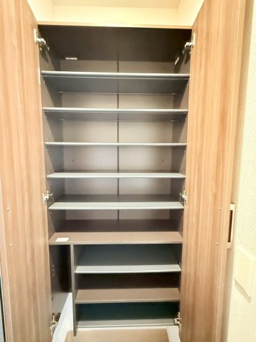 ロータスヒル　B棟の収納