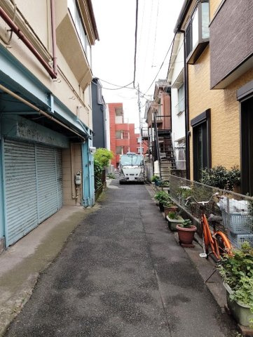 江戸川区松島４丁目　中古戸建再建築不可の前面道路含む現地写真