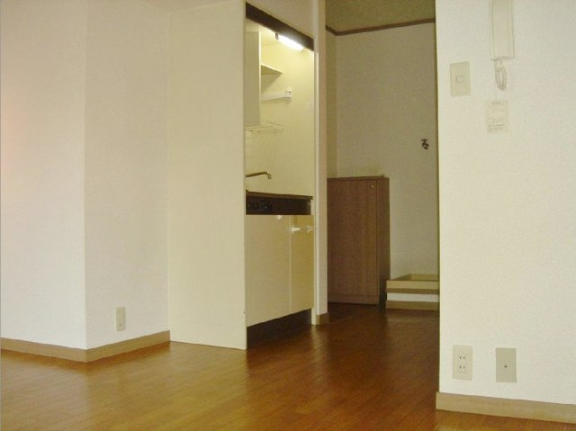 さいたま市浦和区仲町２丁目の賃貸マンションの内装|別号室の参考写真です。