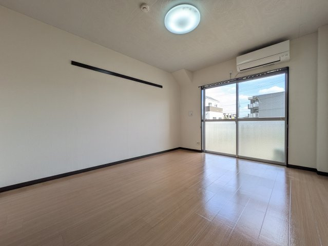 フローレンス秋川の居間・リビング