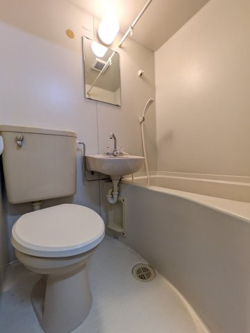 フローレンス秋川の浴室