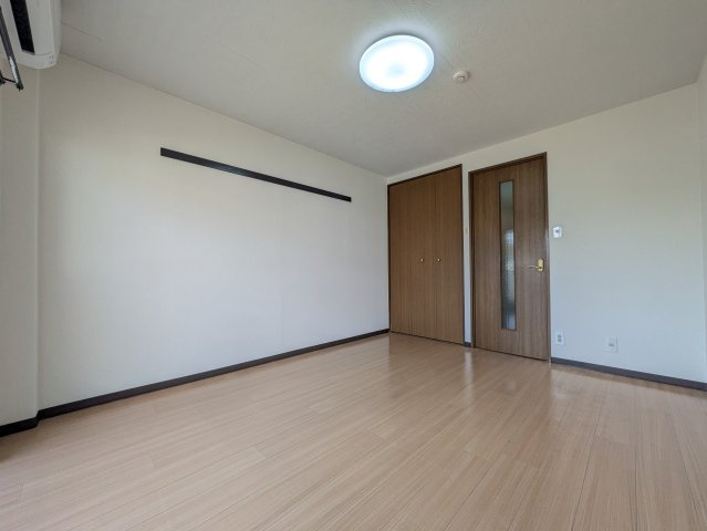 フローレンス秋川の洋室