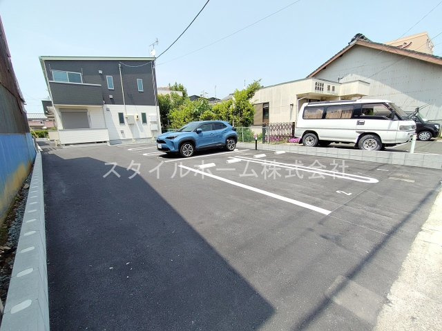 プランドール今宮の駐車場