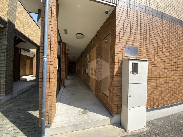 アルベージュ八戸ノ里1番館のエントランス