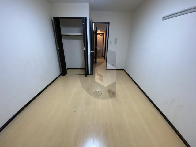 アルベージュ八戸ノ里1番館の洋室