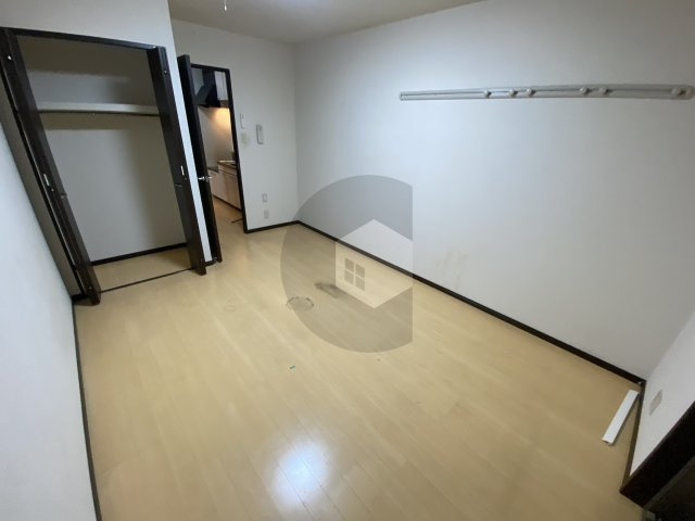 アルベージュ八戸ノ里1番館の洋室