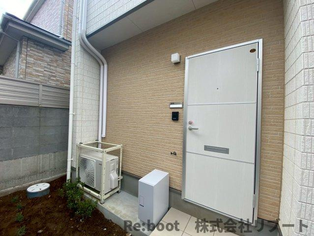 MOK-TERRACE GYOTOKU（モックテラスギョウトク）の玄関