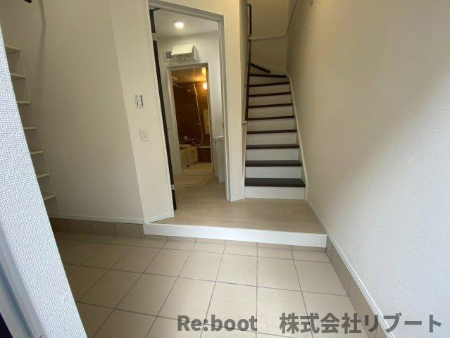 MOK-TERRACE GYOTOKU（モックテラスギョウトク）の玄関