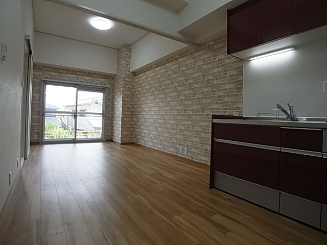 神戸市須磨区潮見台町５丁目の賃貸マンションの居間・リビング|リビング